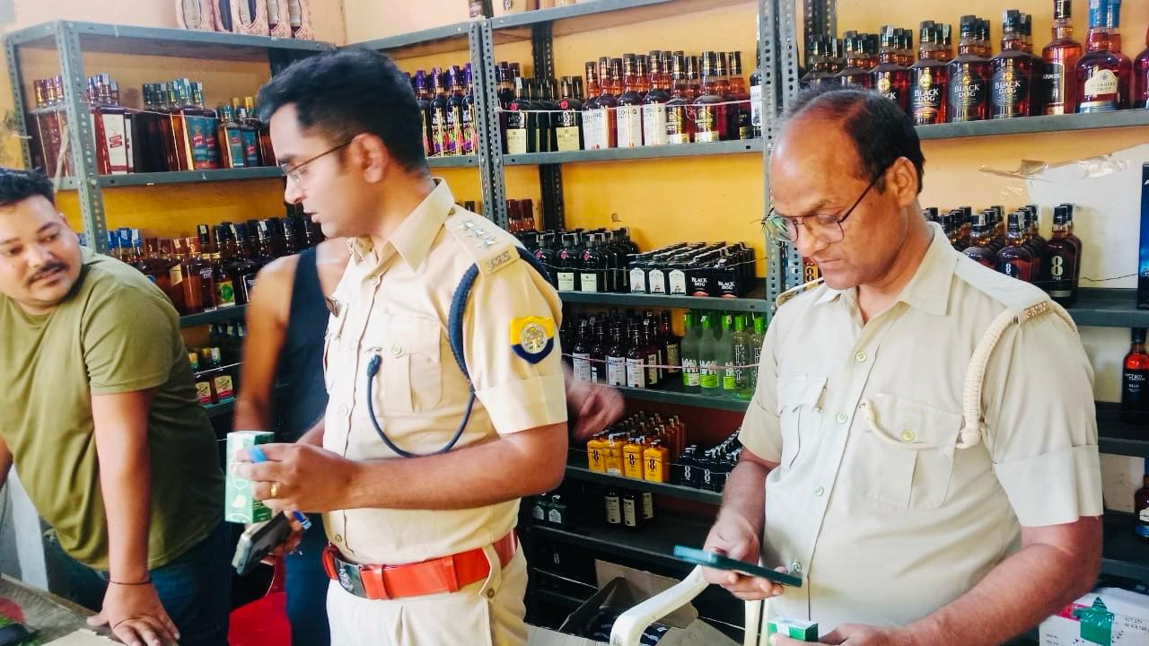 फर्रुखाबाद में आबकारी विभाग का विशेष प्रवर्तन अभियान जारी, कई शराब दुकानों का औचक निरीक्षण