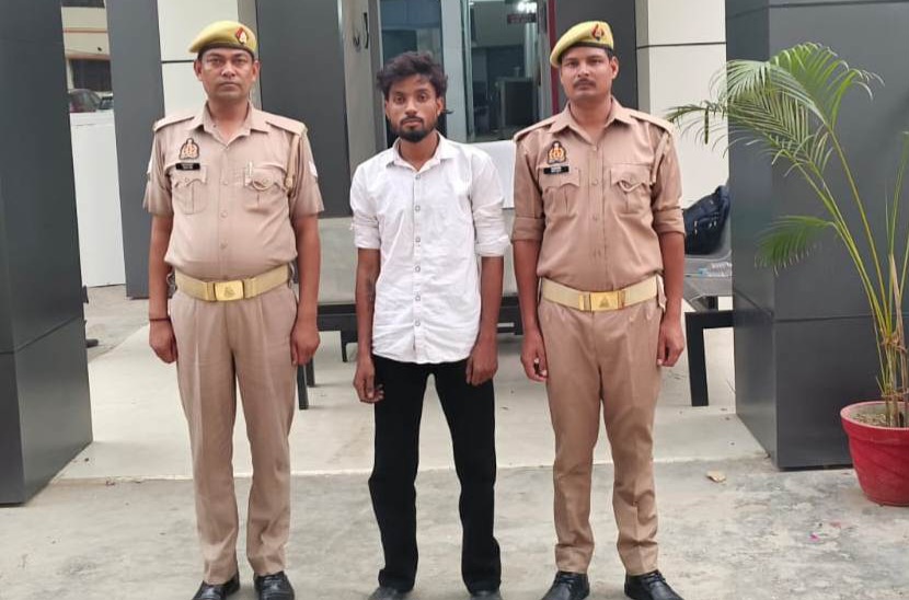 फर्रुखाबाद:महिलाओं पर अश्लील टिप्पणी करने वाला मनचला युवक गिरफ्तार, मऊदरवाजा पुलिस की कार्रवाई
