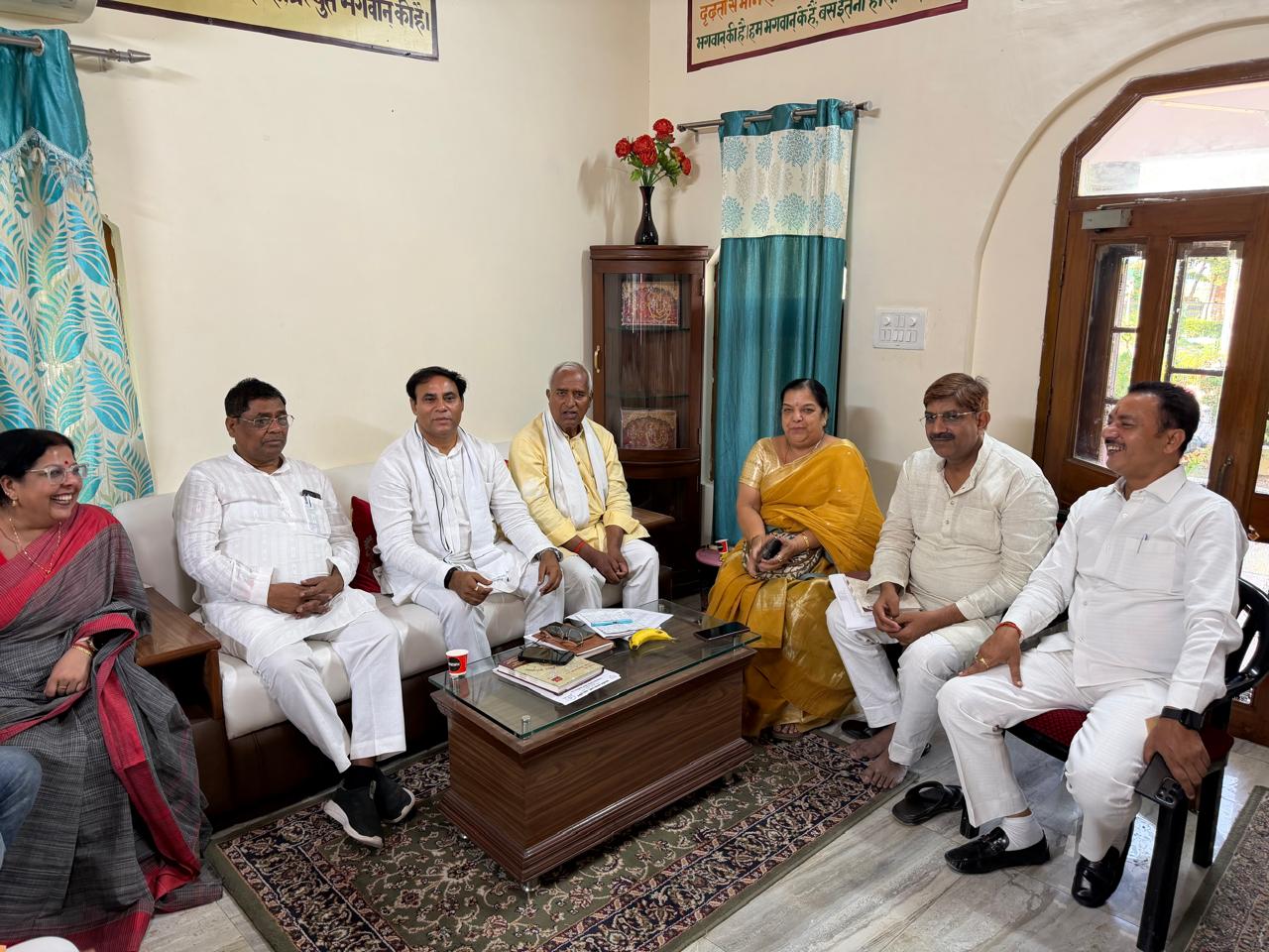 फर्रुखाबाद:नारायण आश्रम में भाजपा जिला प्रशिक्षण वर्ग की तैयारियों को लेकर बैठक सम्पन्न, 15 से होगा दो दिवसीय प्रशिक्षण शिविर