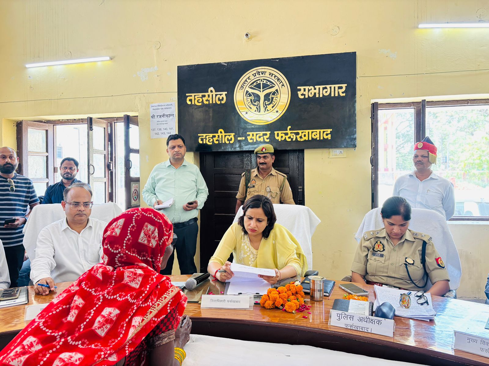 फर्रुखाबाद:सम्पूर्ण समाधान दिवस में पहुंचीं 65 शिकायतें, जल निगम ग्रामीण के अधिशाषी अभियंता का वेतन रोकने के निर्देश