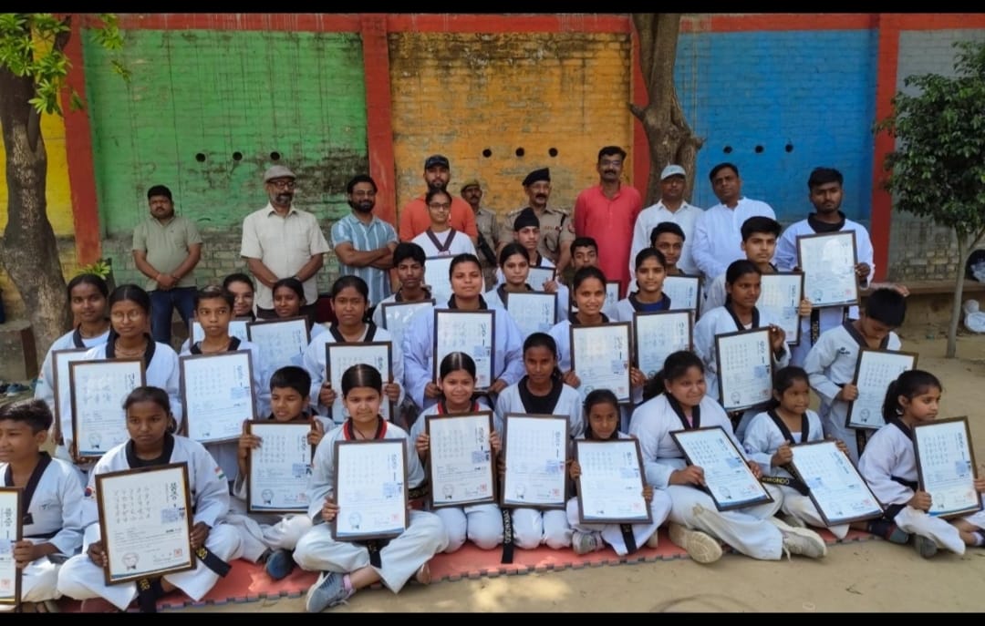 फर्रुखाबाद में ताइक्वांडो बेल्ट प्रमोशन टेस्ट आयोजित, 30 खिलाड़ियों को मिला ब्लैक बेल्ट सम्मान