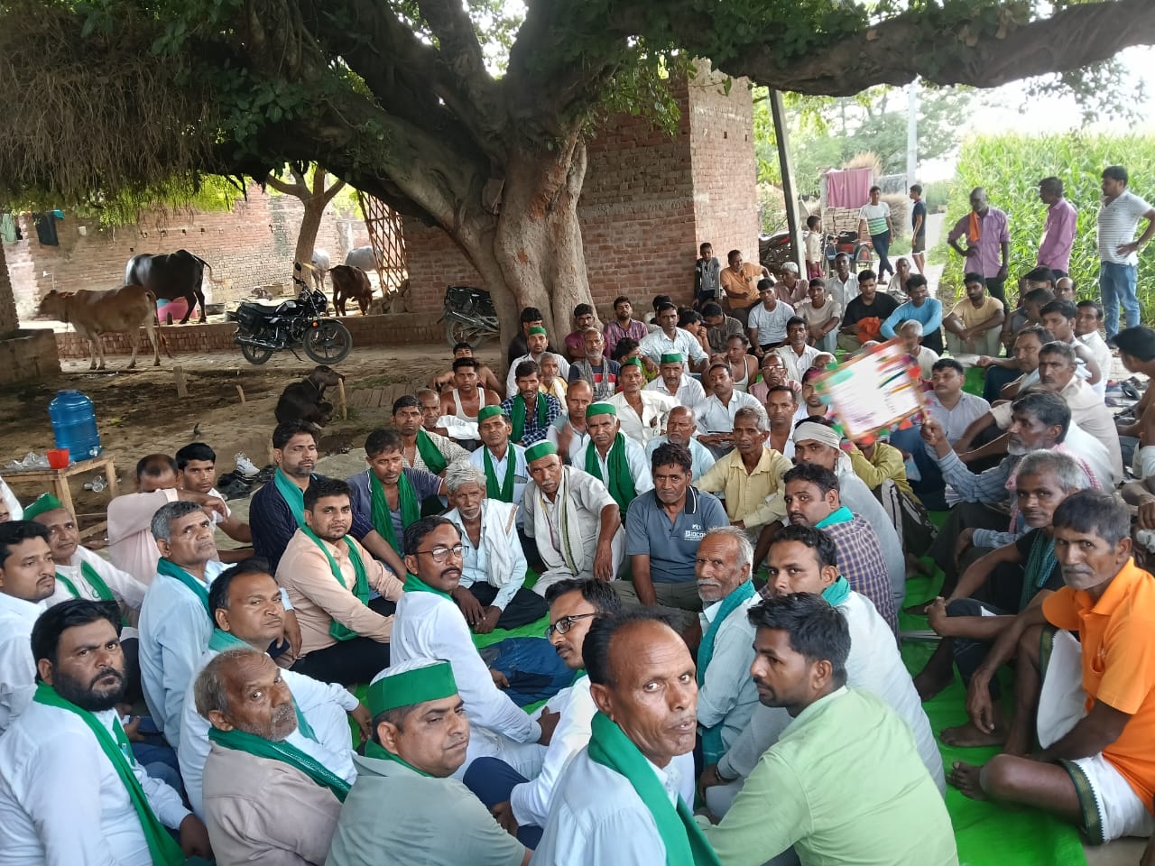 फर्रुखाबाद:लिंक एक्सप्रेसवे मुआवजे को लेकर किसानों का फूटा गुस्सा, बड़े आंदोलन की चेतावनी