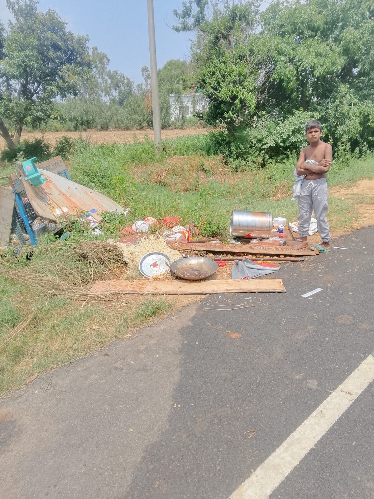 बरेली: बरसेर के समीप डंपर ने ठेले को मारी टक्कर