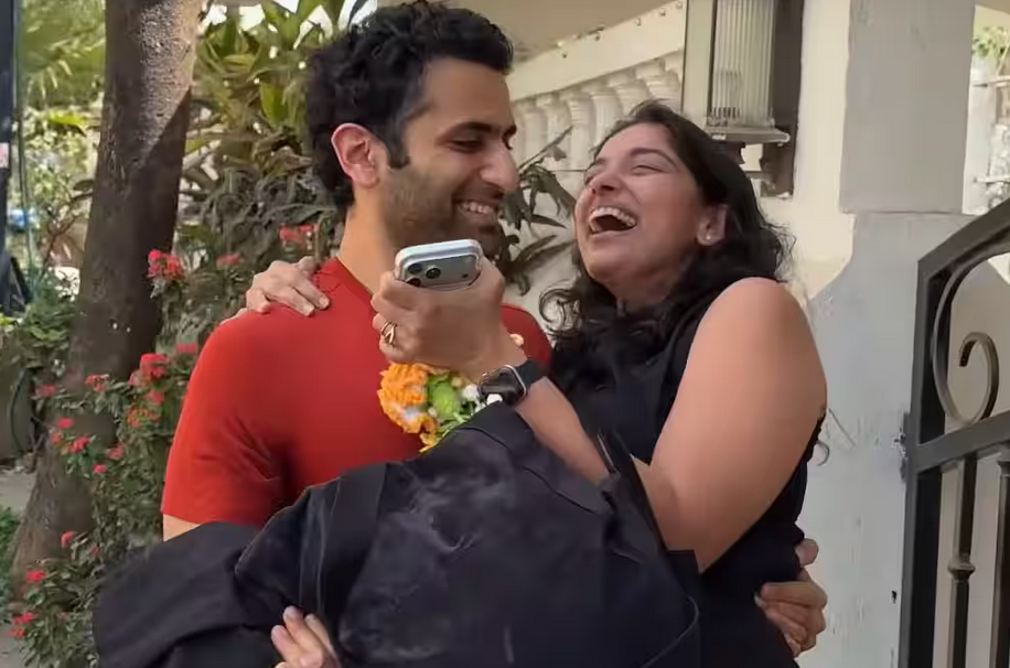 घर आई बेटे की गर्लफ्रेंड, अर्चना पूरन सिंह ने बजाई तालियां, आयुष्मान ने गोद में उठाकर की एंट्री