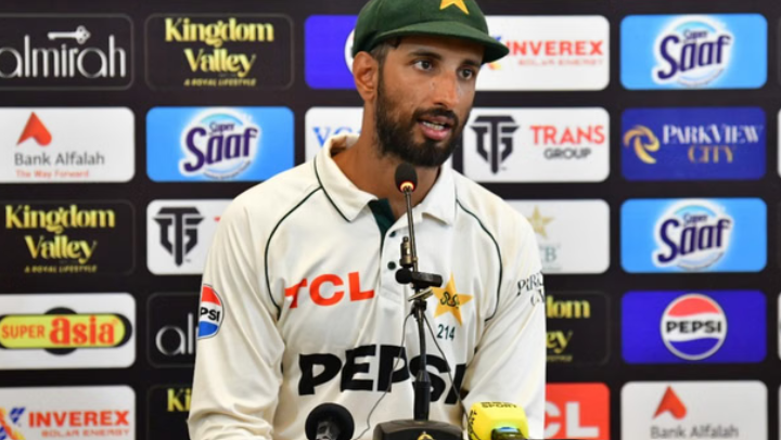 बांग्लादेश के खिलाफ मिली करारी हार के बाद भी कप्तानी जारी रखना चाहते हैं मसूद, PCB होगा संतुष्ट?