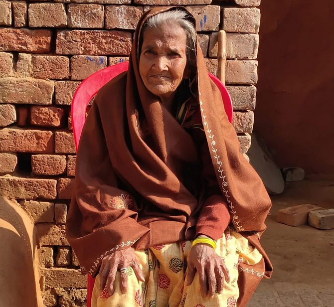 फर्रुखाबाद : दस्तक मीडिया ग्रुप के राज्य सवांददाता धर्मबीर सिंह जी की माता का निधन