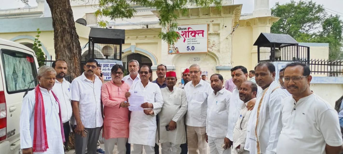 मैनपुरी:अखिलेश यादव की पुत्री पर सोशल मीडिया टिप्पणियों के विरोध में सपा नेताओं ने एसपी से की कार्रवाई की मांग