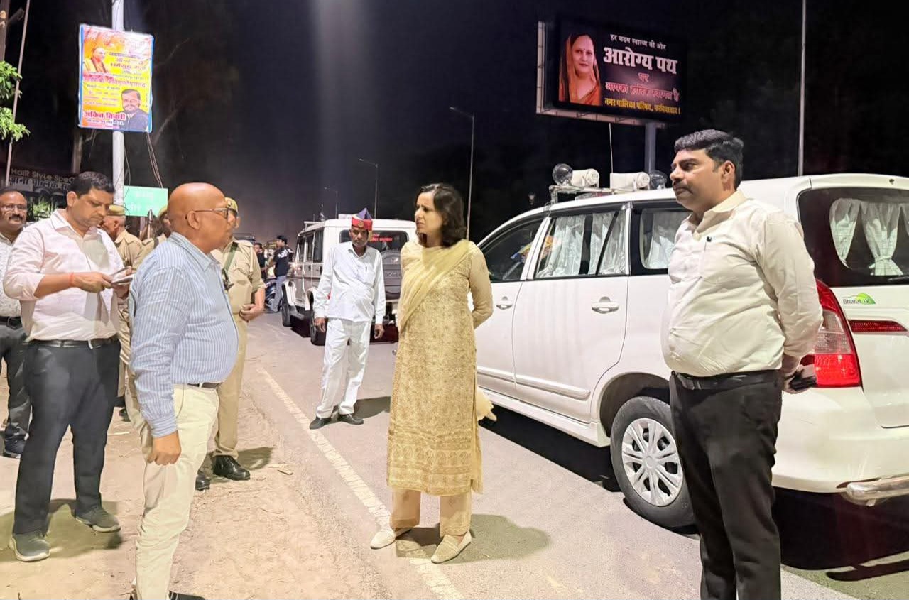 फर्रुखाबाद: जिलाधिकारी डॉ. अंकुर लाठर ने वेंडिंग जोनों का किया निरीक्षण, व्यवस्थाएं सुधारने के दिए निर्देश