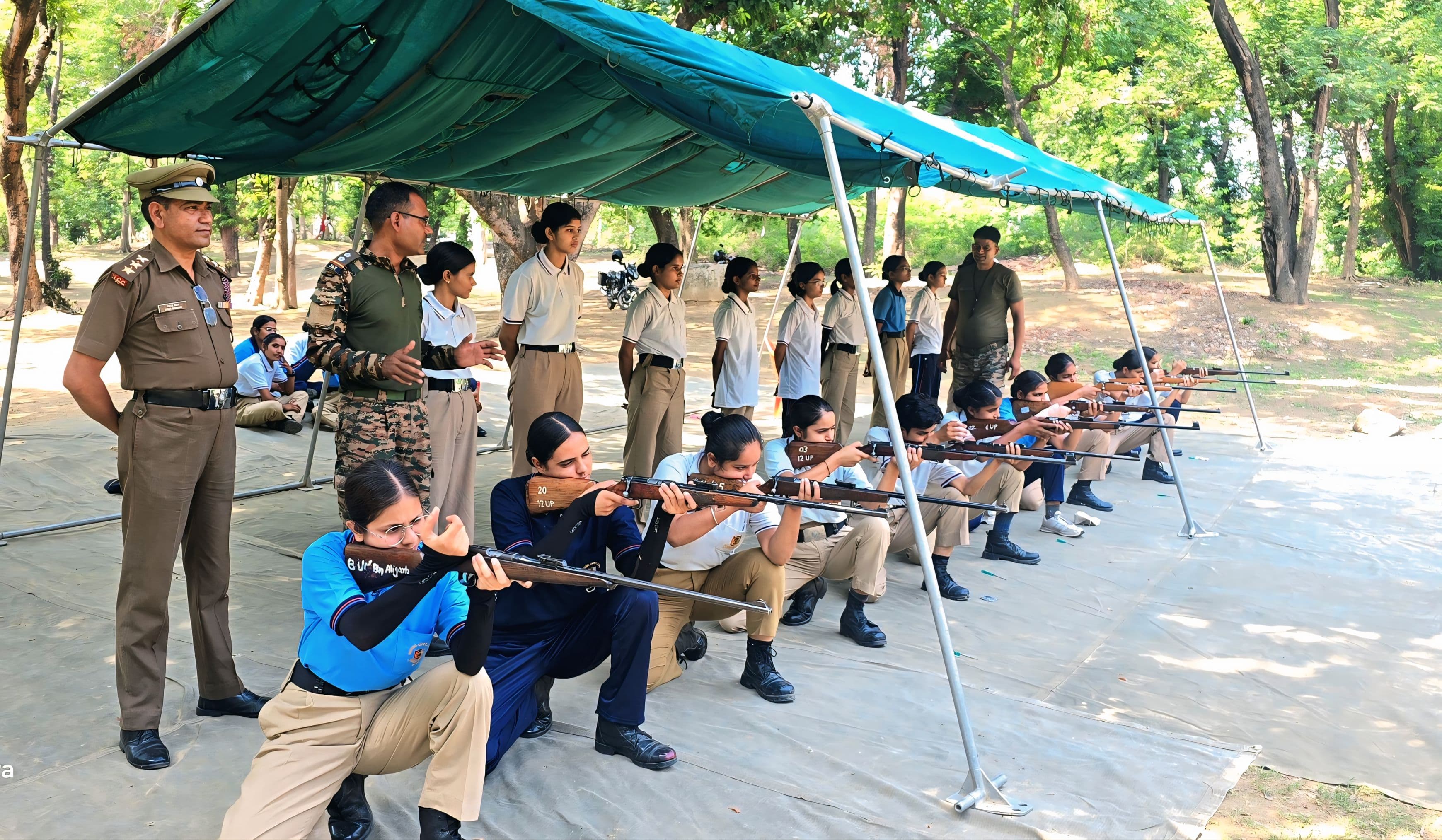 फर्रुखाबाद:एनसीसी वार्षिक प्रशिक्षण शिविर में कैडेट्स को सिखाए गए शस्त्र संचालन और आपदा प्रबंधन के गुर
