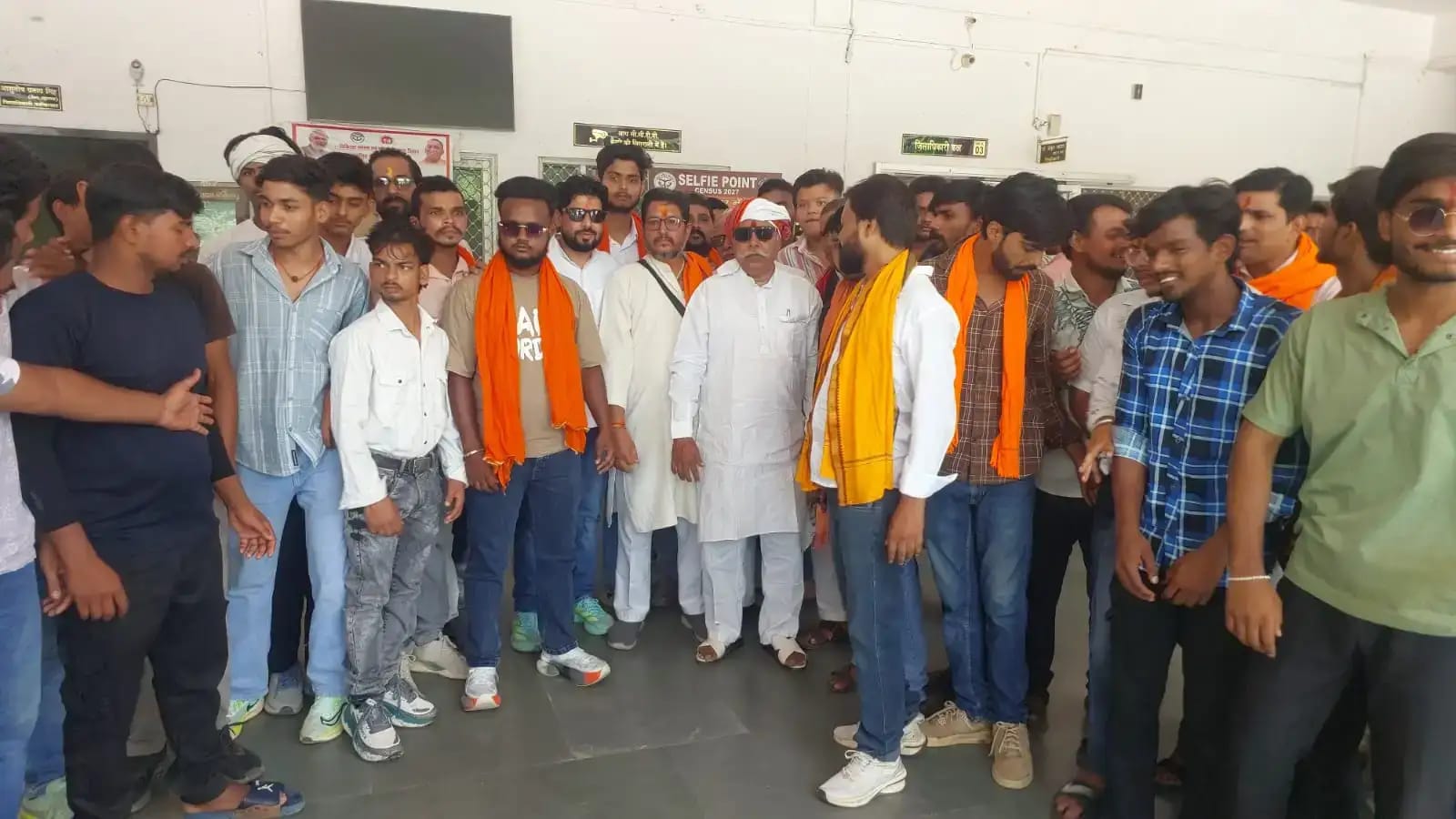 फर्रुखाबाद:कायमगंज में ताजिया सड़क पर रखने को लेकर विवाद, हिंदू संगठनों ने प्रशासन को दी आंदोलन की चेतावनी