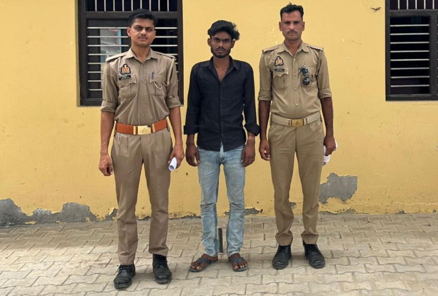 फर्रुखाबाद:नाबालिग युवती को बहला-फुसलाकर ले जाने वाला आरोपी गिरफ्तार, पॉक्सो एक्ट में बढ़ी धाराएं