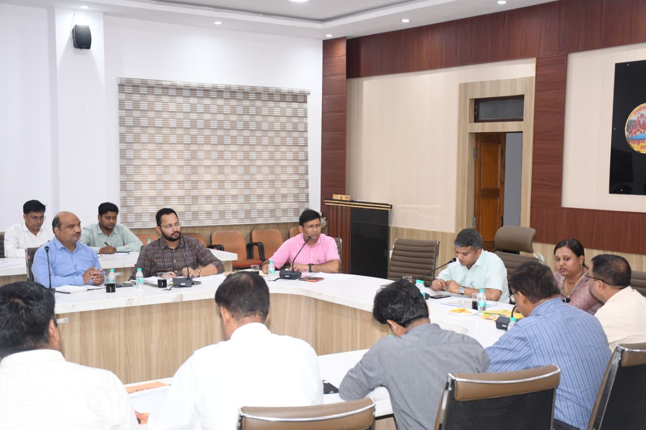 प्रयागराज:जिलाधिकारी की अध्यक्षता में बेसिक शिक्षा विभाग की जिला टास्क फोर्स की समीक्षा बैठक सम्पन्न