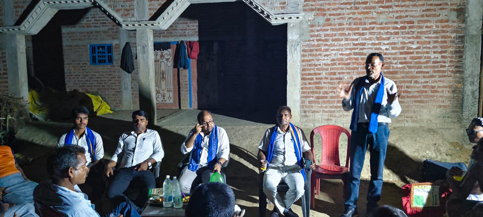 सीतापुर:ग्राम नेतलवा में आजाद समाज पार्टी की नुक्कड़ सभा सम्पन्न, ग्रामीणों की समस्याएं सुन समाधान का दिया आश्वासन