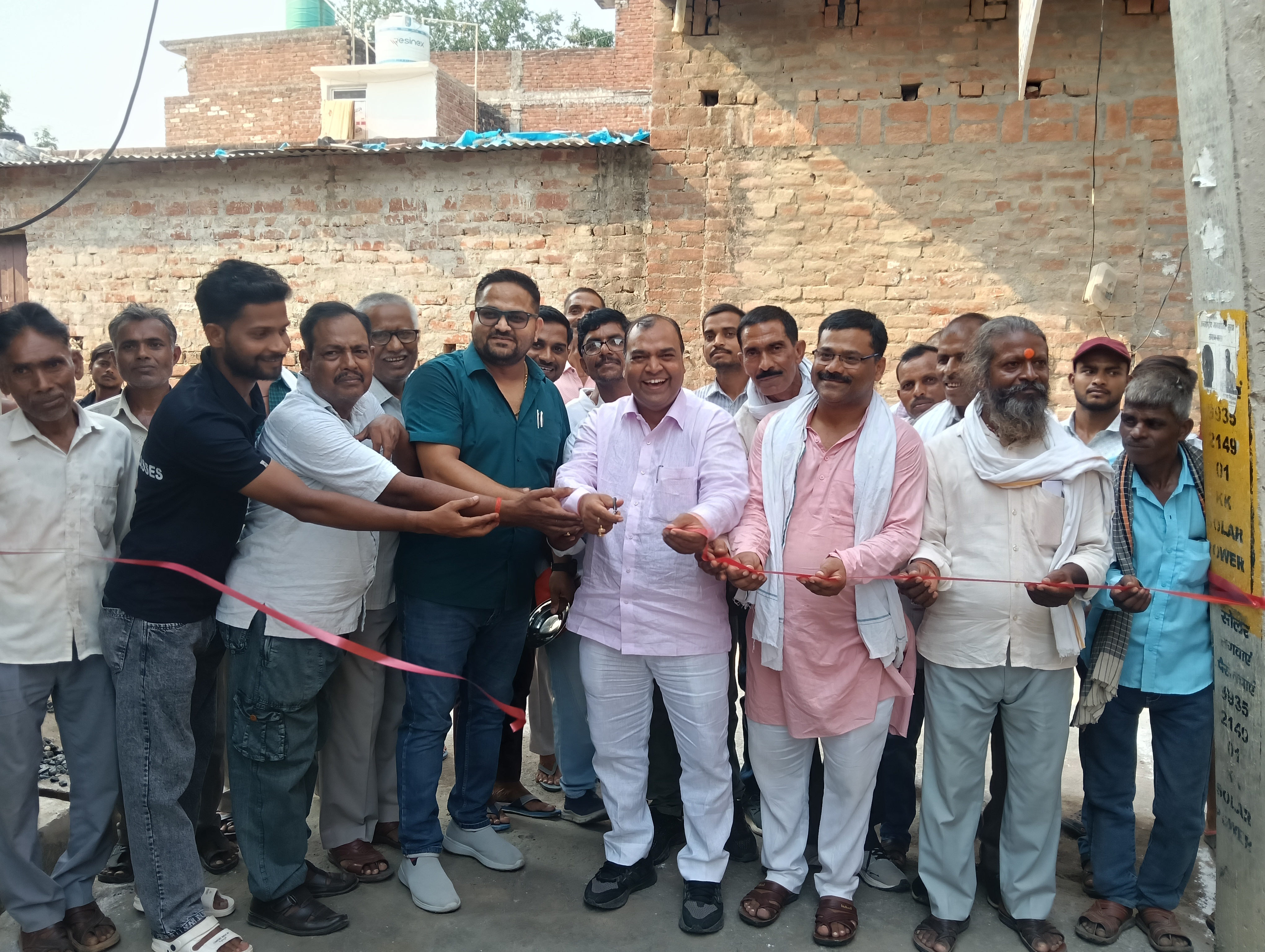 सीतापुर: मिश्रिख में विकास की नई सौगात: वार्ड नंबर 21 चंदूपुर में 55 मीटर सड़क निर्माण कार्य का हुआ उद्घाटन