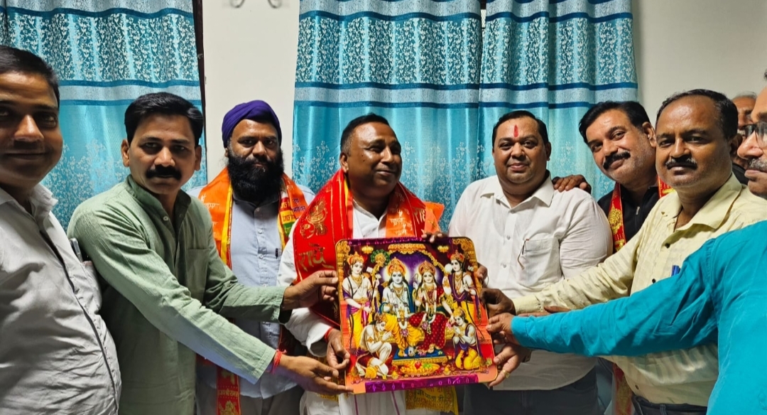 पीलीभीत: भाजपा विधायक व भाजपा संगठन कार्यकर्ता का बड़े हर्षोल्लास से मनाया गया जन्मदिन