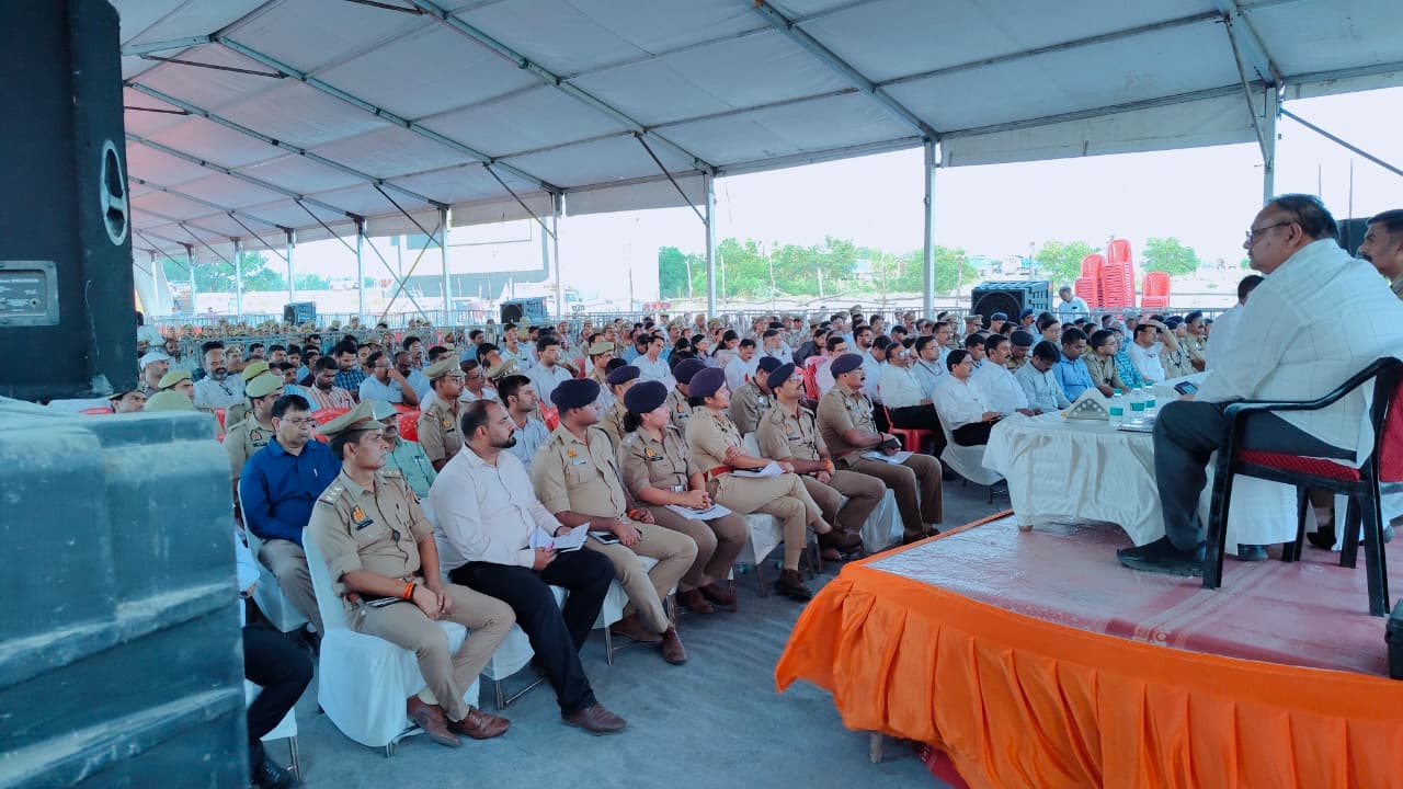 उन्नाव:मुख्यमंत्री, उत्तर प्रदेश सरकार के प्रस्तावित कार्यक्रम के दृष्टिगत अधिकारियों एवं कर्मचारियों को किया गया ब्रीफ