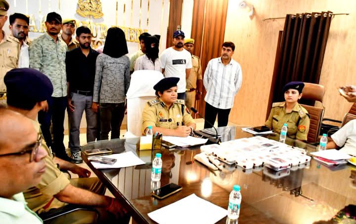 लखीमपुर खीरी : हैदराबाद पुलिस ने चोरी की घटना का किया खुलासा, 24 लाख के आभूषण नकदी व अवैध शस्त्र बरामद