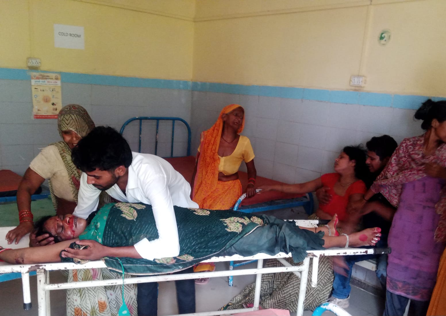 फर्रुखाबाद:बीमार बेटी को देखने जा रही महिला की सड़क हादसे में मौत, परिवार में मचा कोहराम