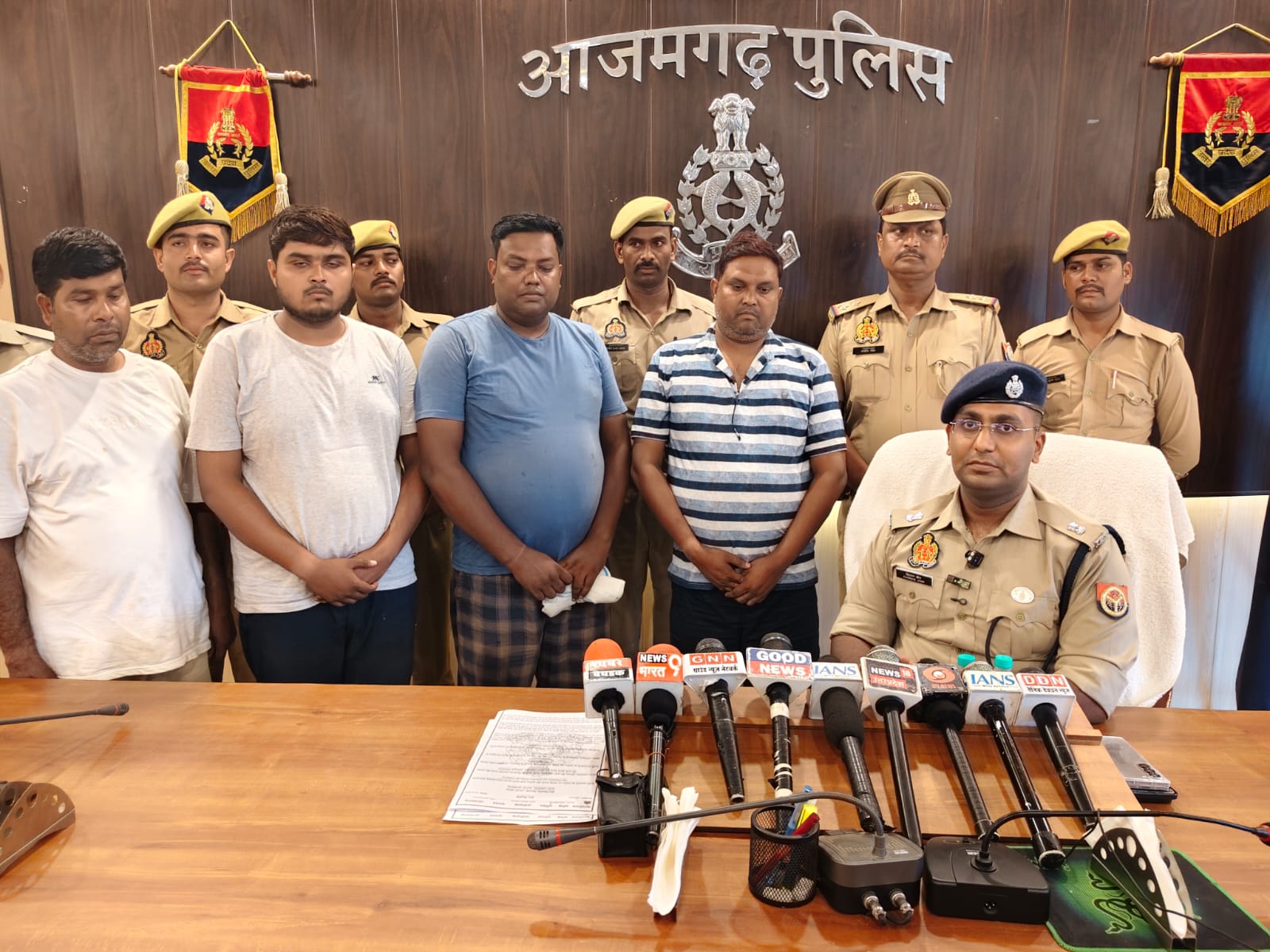 आजमगढ़:फर्जी खतौनी से 35 लाख की जमीन ठगी का मास्टरमाइंड गिरफ्तार, चार सदस्यीय गिरोह का पर्दाफाश