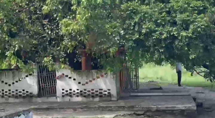 लखीमपुर खीरी : घने जंगलों के बीच कैलादाह सिद्ध बाबा स्थान का है अपना रहस्य