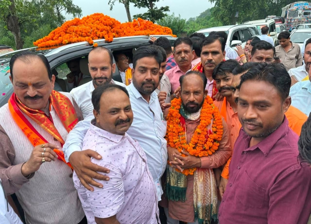 पीलीभीत: ब्रज क्षेत्र के भाजपा क्षेत्रीय अध्यक्ष का विधानसभा-बीसलपुर में पहली बार आगमन पर भव्य स्वागत।