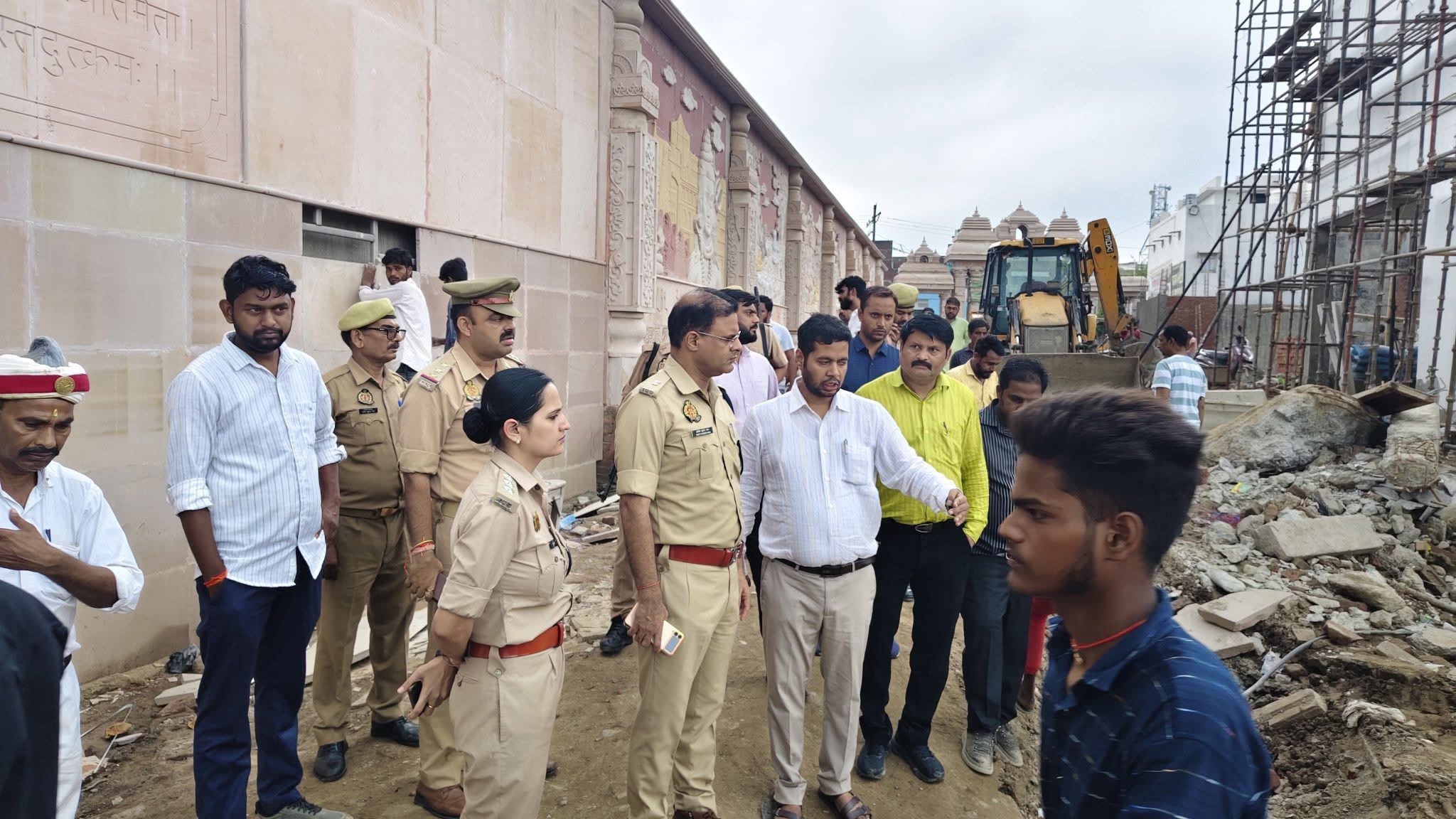 लखीमपुर:गोला में सावन मेले की तैयारियों का निरीक्षण, बैरिकेडिंग व रूट व्यवस्था का लिया गया जायजा