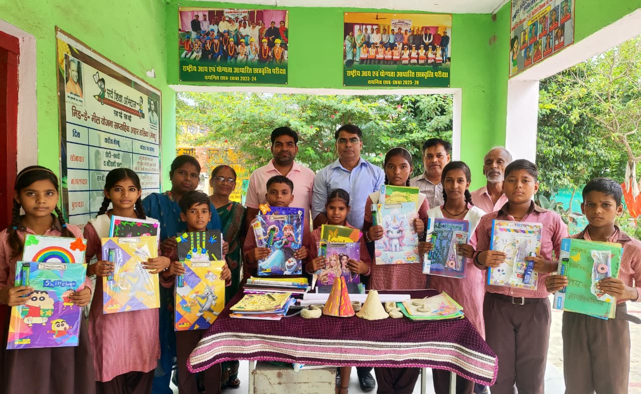 मैनपुरी : सामाजिक विषय प्रोजेक्ट छात्र छात्रा हुए सम्मानित