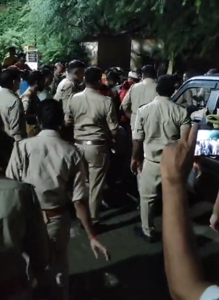 कासगंज :पटियाली थाना क्षेत्रांतर्गत पेड़ काटते समय माली की पेड़ से गिरने पर मौत