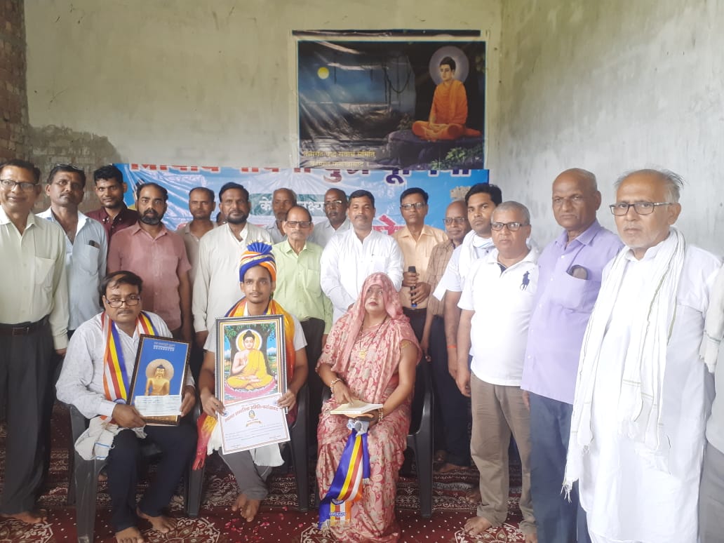 फर्रुखाबाद:तथागत सामाजिक समिति ने नीट टॉपर चक्रेश शाक्य का किया भव्य सम्मान, सामाजिक एकता और सुधार का लिया संकल्प