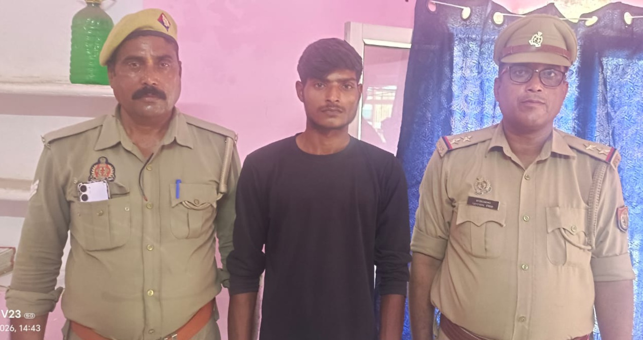 फर्रुखाबाद:चोरी हुए ट्रैक्टर-रोटावेटर के साथ वांछित अभियुक्त गिरफ्तार