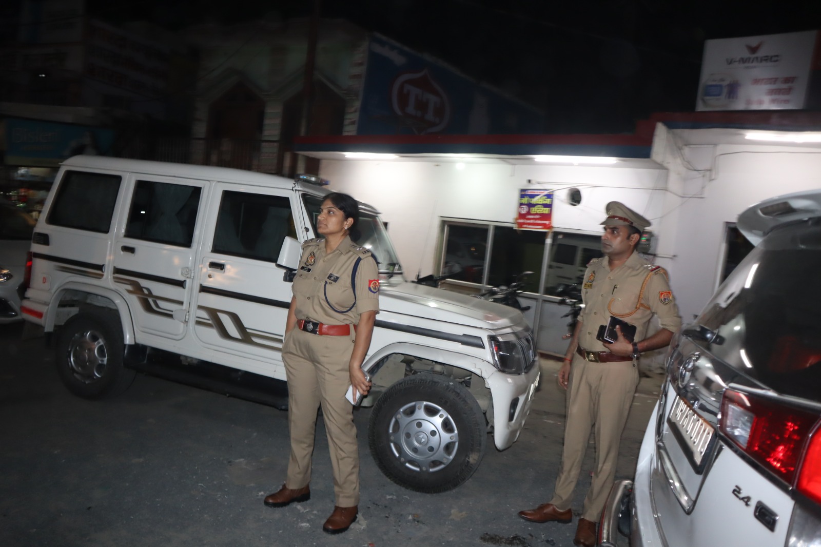 फर्रुखाबाद:श्रावण मास के द्वितीय सोमवार पर एसपी आरती सिंह ने पांचालघाट का किया निरीक्षण, सुरक्षा-यातायात व्यवस्था पर दिए निर्देश