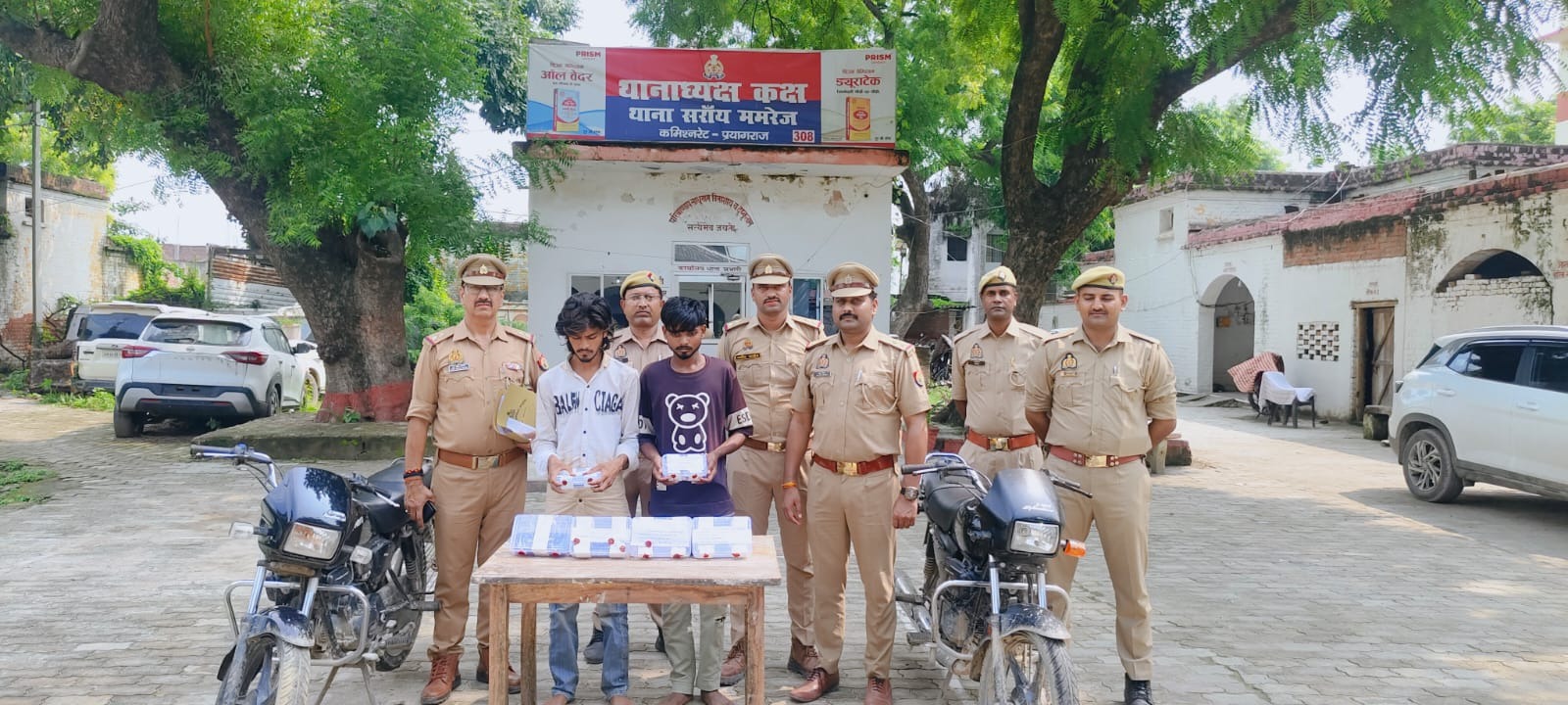 प्रयागराज :जोन गंगानगर कमिश्नरेट प्रयागराज , थाना सरायममरेज पुलिस टीम द्वारा चोरी व छिनैती के अभियोग से सम्बंधित 02 वांछित अभियुक्त गिरफ्तार व 02 बाल अपचारी पुलिस अभिरक्षा में लिये गये