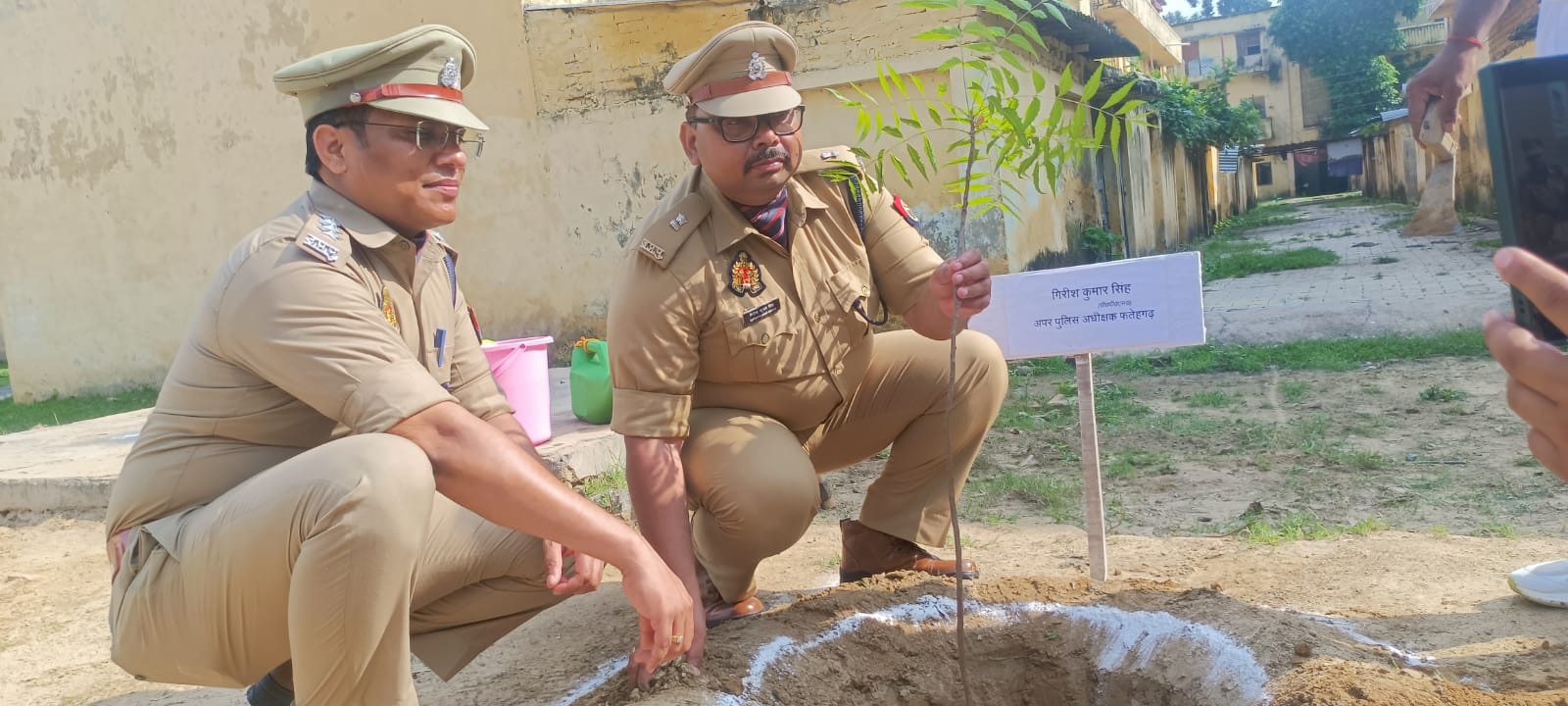 फर्रुखाबाद:स्वतंत्रता दिवस पर पुलिस लाइन में हुआ वृक्षारोपण, पर्यावरण संरक्षण का दिया संदेश
