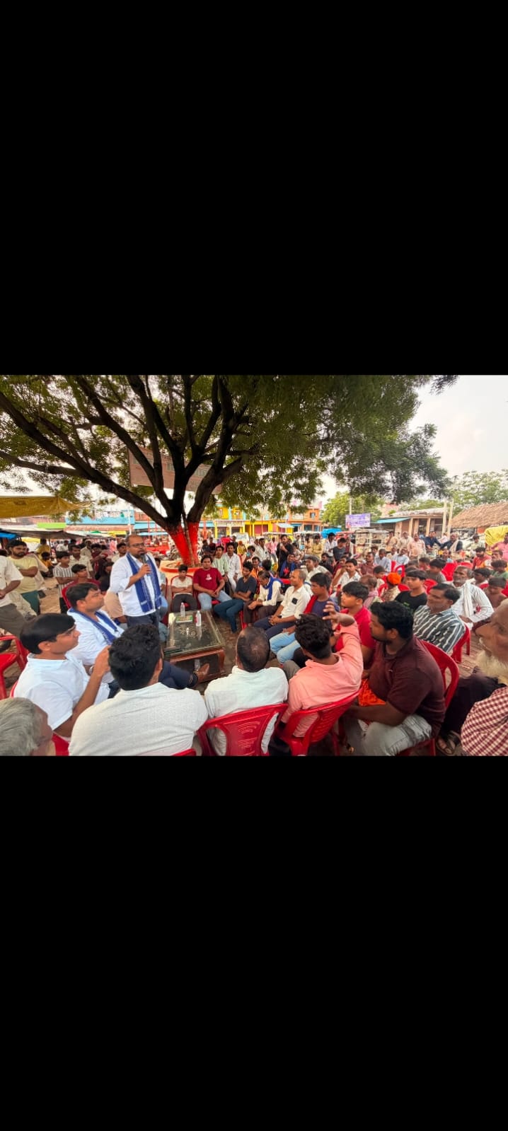 सीतापुर:आज़ाद समाज पार्टी कांशीराम विधानसभा मिश्रिख इकाई द्वारा नुक्कड़ सभा आयोजित, ग्रामीणों को पार्टी की नीतियों से कराया अवगत