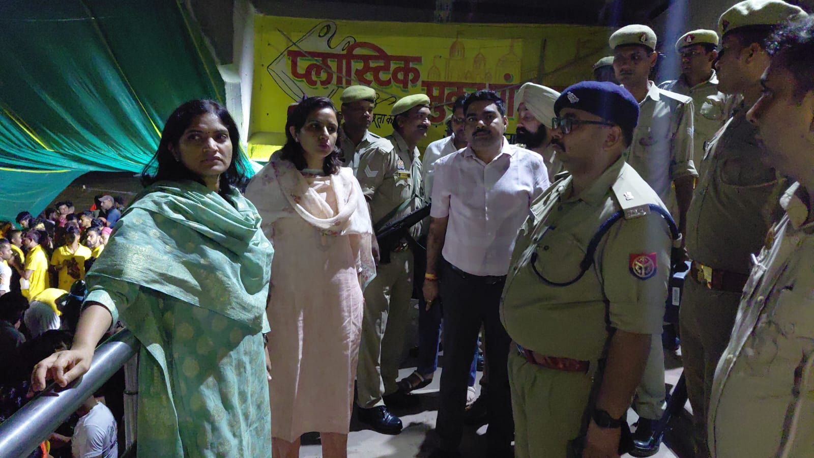 फर्रुखाबाद:श्रावण मास के चतुर्थ सोमवार को पांचाल घाट पर डीएम-एसपी ने परखी सुरक्षा व्यवस्था