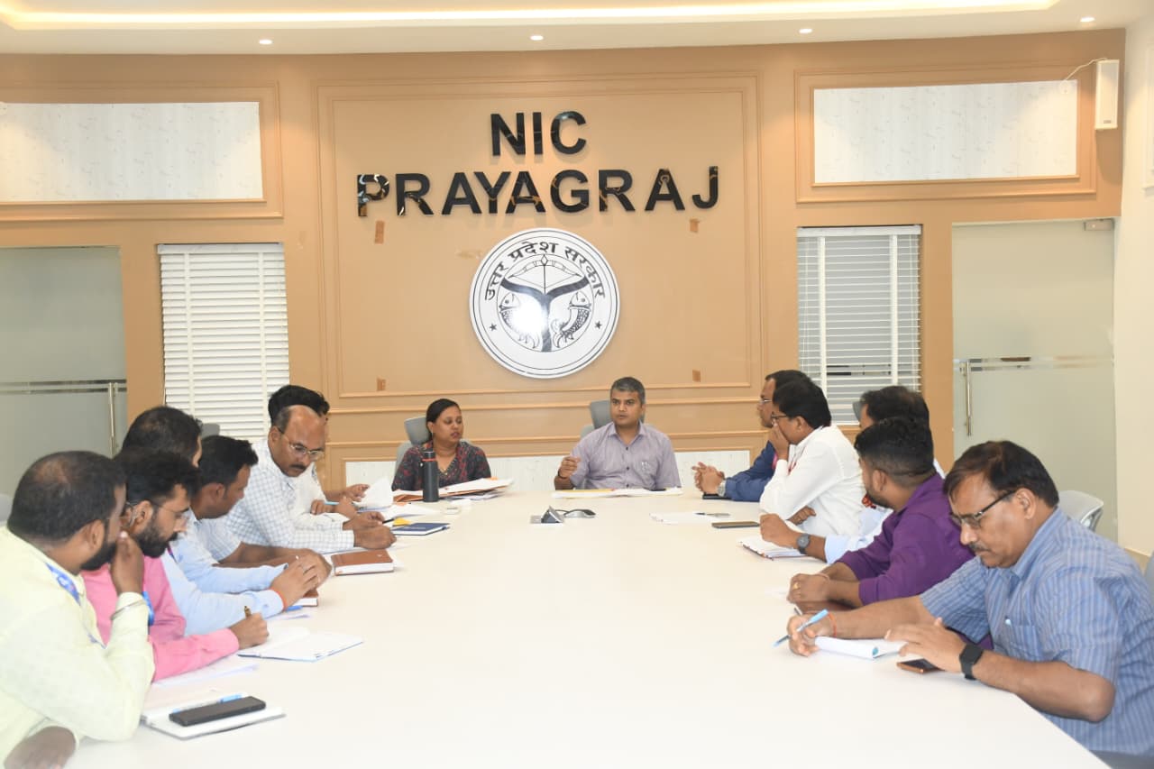 प्रयागराज,जिलाधिकारी ने मुख्यमंत्री युवा उद्यमी विकास अभियान योजना के प्रगति की समीक्षा करते हुए आवेदन पत्रों को शीघ्रता से निस्तारण करने एवं पात्र लाभार्थिंयों को शत-प्रतिशत ऋण वितरण की कार्यवाही सुनिश्चित करने के दिए निर्देश