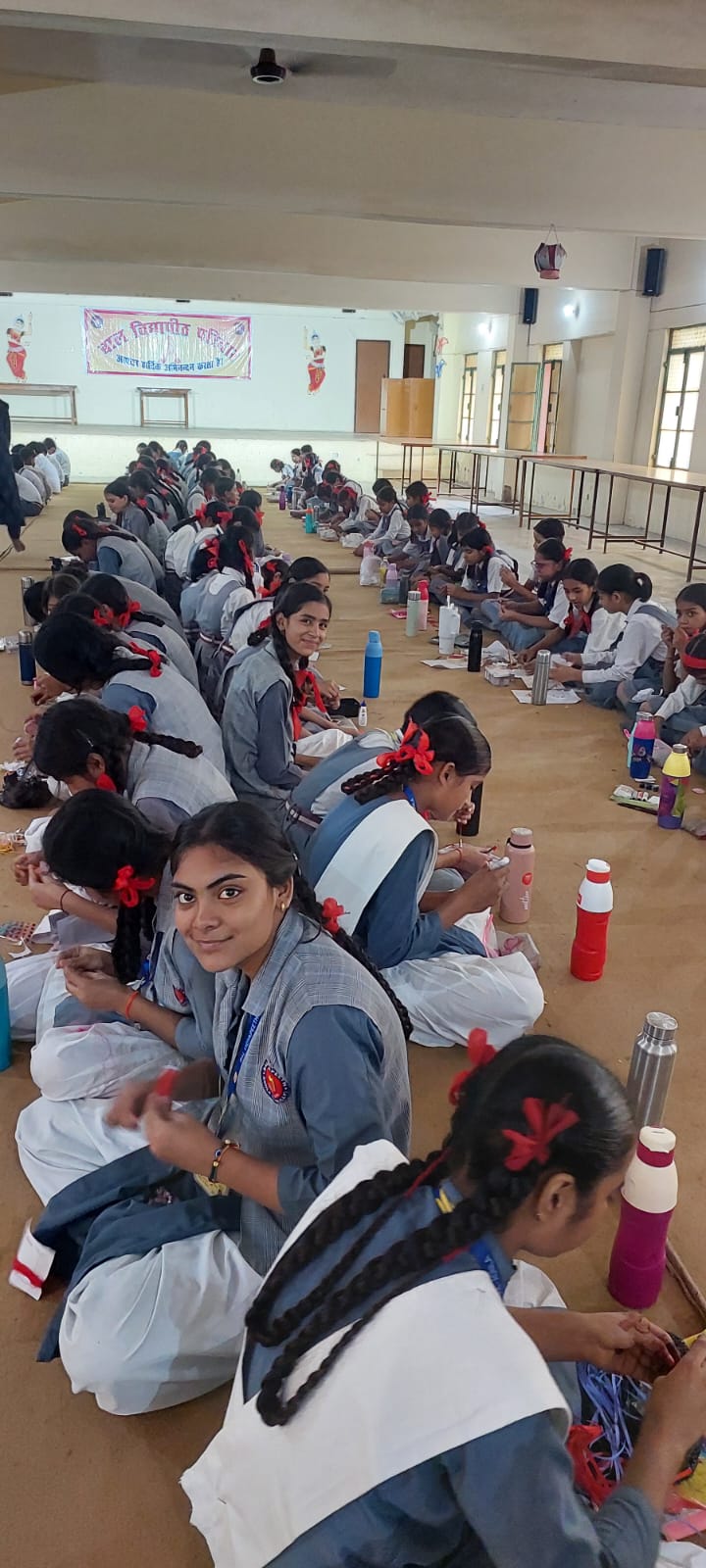 बरेली/आंवला के बाल विद्यापीठ स्कूल में राखी प्रतियोगिता, 187 छात्रों ने लिया भाग, विजेताओं को मिला सम्मान।