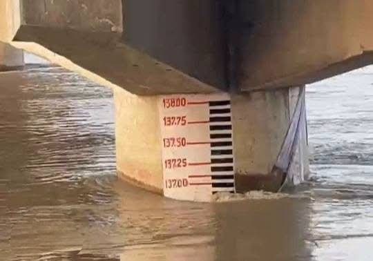 फर्रुखाबाद में गंगा नदी का जलस्तर 136.85 मीटर, खतरे के निशान से 25 सेंटीमीटर नीचे