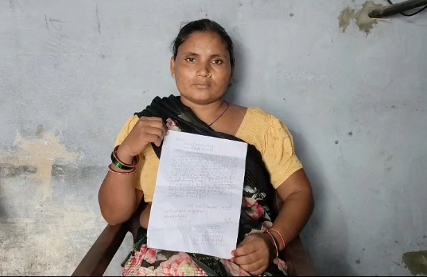 बरेली/आंवला -दहेज में दो लाख न लाने पर पति ने पत्नी को पीटा, थाने में शिकायत।
