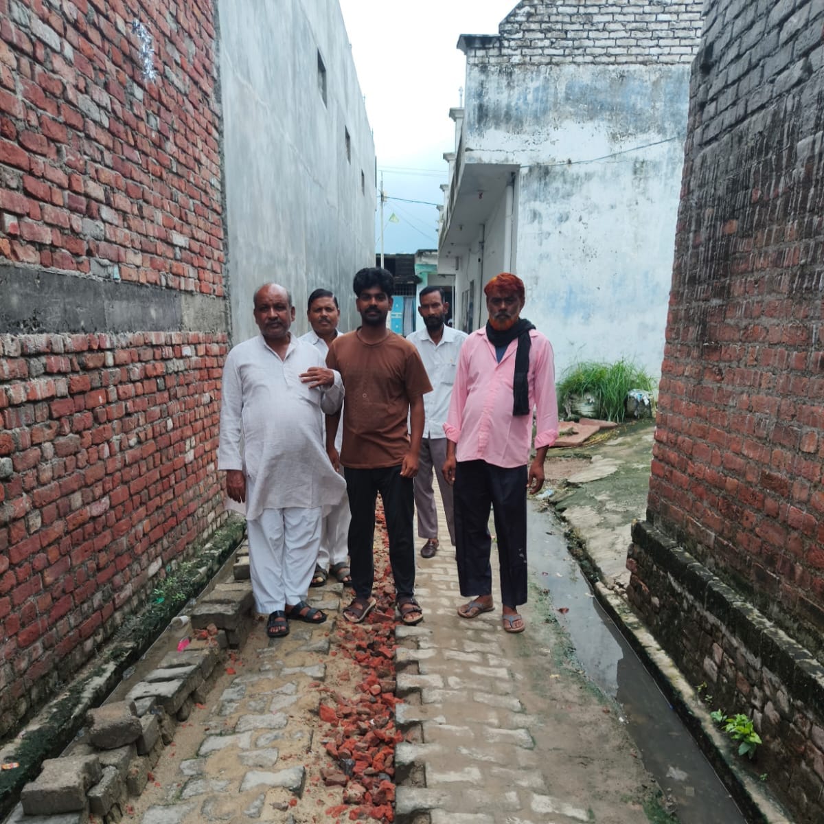 बरेली : देवरनियां में पेयजल पाइपलाइन का विस्तार दूसरी गली में काम शुरू वस्ती के लोगों में खुशी की लहर।