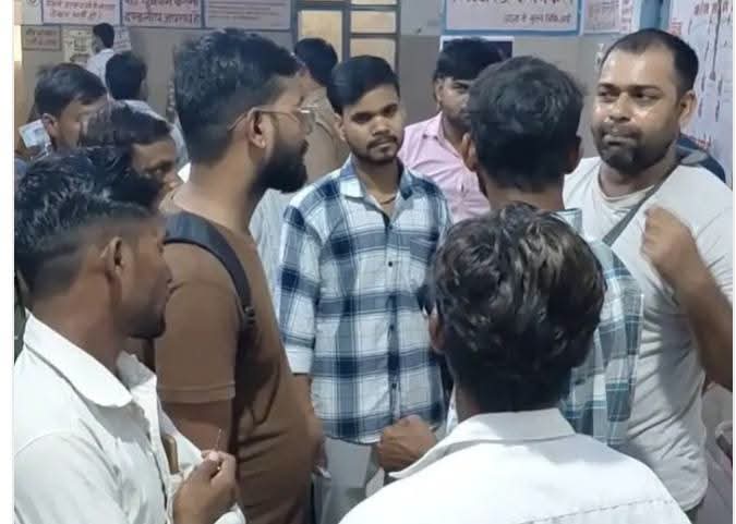 फर्रुखाबाद: अंतिम संस्कार से पहले शव पर दिखा पसीना, अस्पताल दौड़े परिजन 