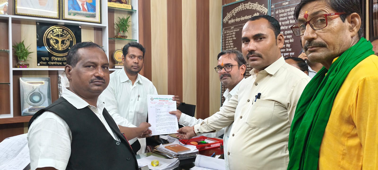 लखीमपुर खीरी : भारतीय किसान क्रांति यूनियन ने किसानों की समस्याओं को लेकर एसडीएम को सौंपा ज्ञापन 