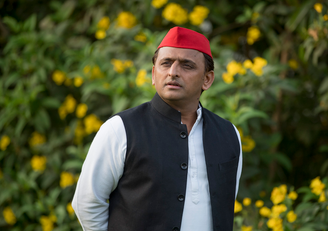 तृणमूल कांग्रेस  पर निर्वाचन आयोग के फैसले पर अखिलेश यादव ने कसा तंज