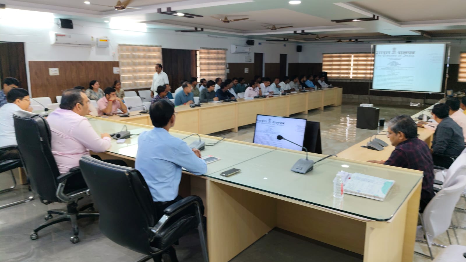 कासगंज :-जनगड़ना 2027द्वितीय चरण समयबड्ड पूरा करने के निर्देश 