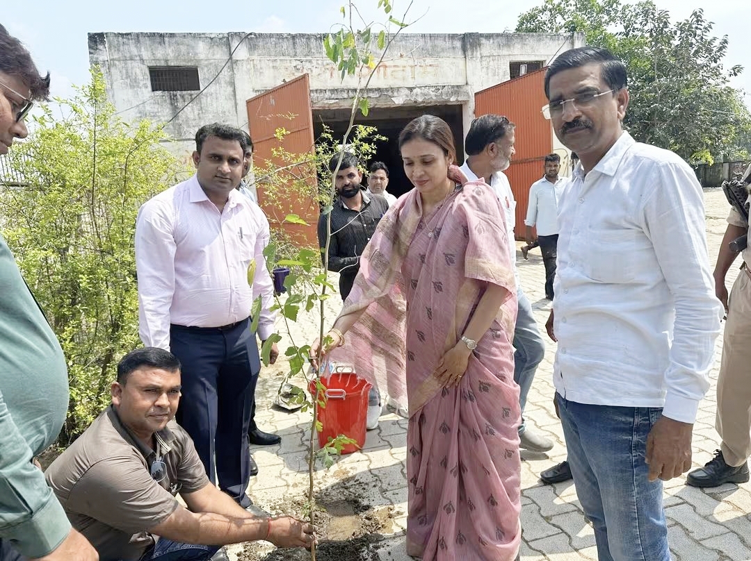 फर्रुखाबाद:शमशाबाद कान्हा गौशाला में विधायक डॉ. सुरभि ने किया निरीक्षण, बोर्ड बैठक न होने पर सभासदों ने उठाए सवाल
