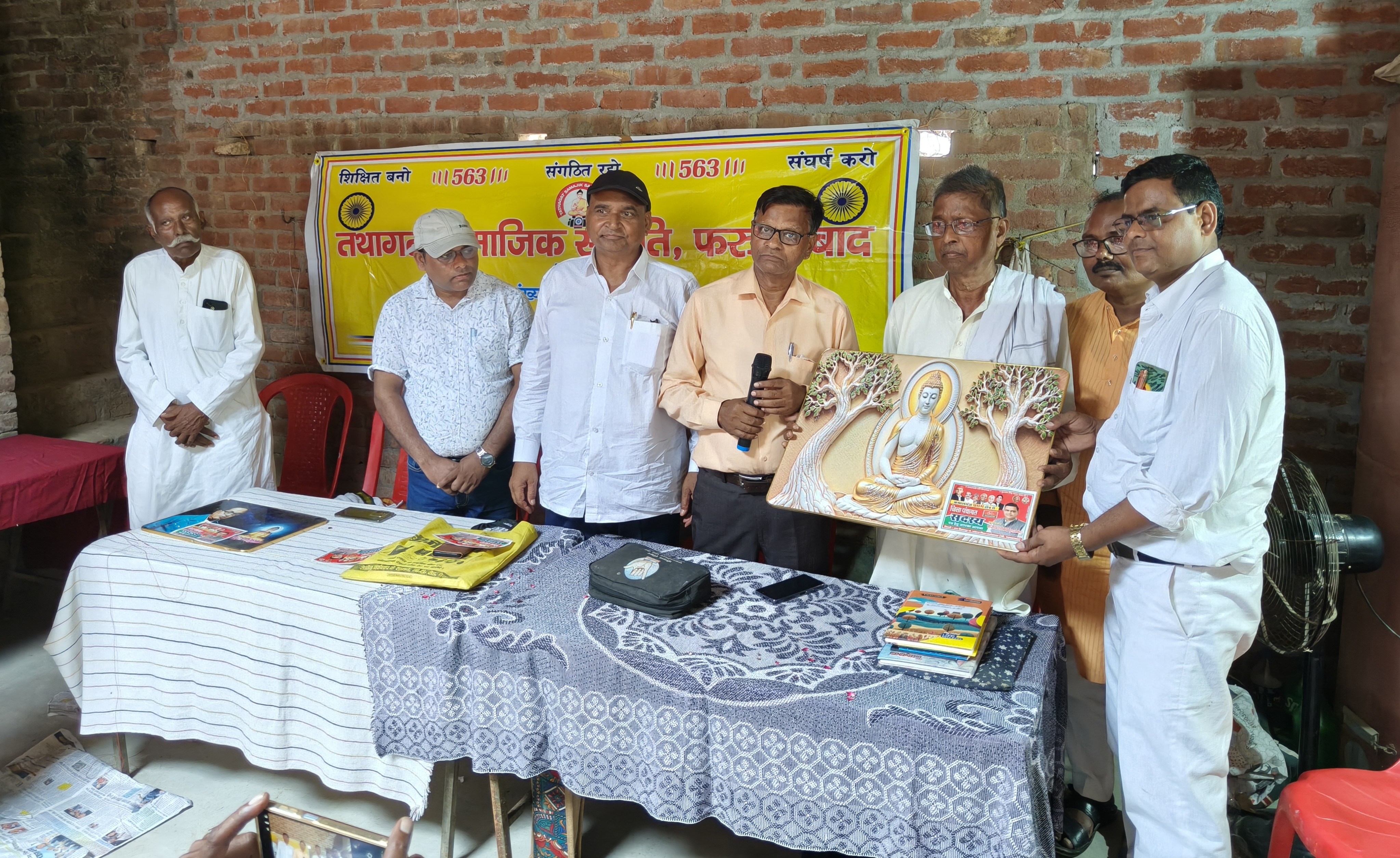 फर्रुखाबाद:नगला चके में TSS की मासिक बैठक आयोजित, सामाजिक एकता, शिक्षा और बुद्ध विचारधारा पर हुआ मंथन