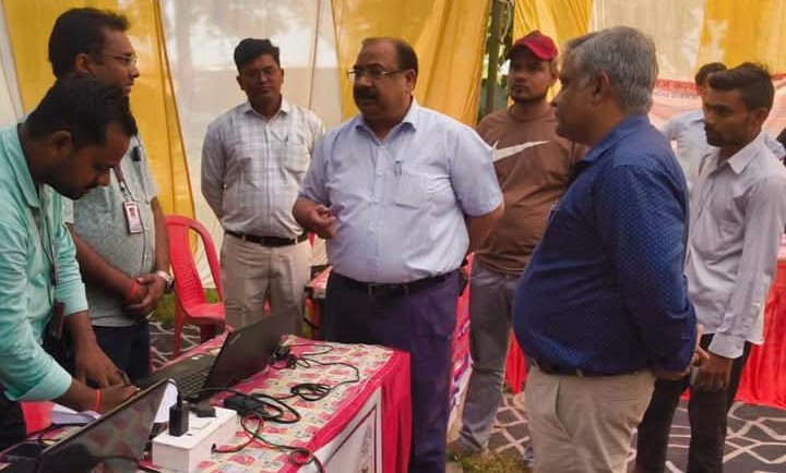 लखीमपुर खीरी : स्वास्थ्य मेले का सीएमओ ने किया निरीक्षण, व्यवस्थाओं का लिया जायजा