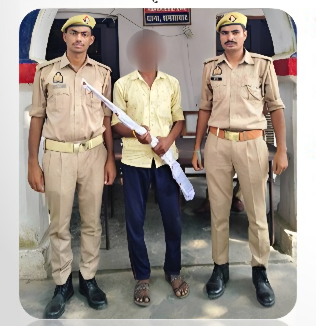 शमसाबाद, फर्रुखाबाद : 315 बोर की अवैध बंदूक और कारतूस के साथ युवक गिरफ्तार,  पुलिस की बड़ी कार्रवाई