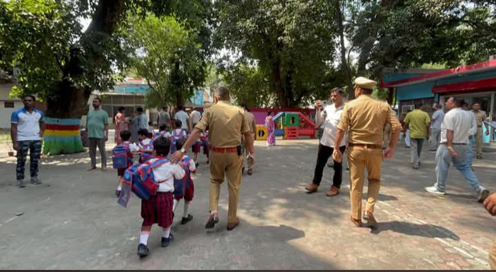 लखीमपुर खीरी : चिल्ड्रेस एकेडमी स्कूल परिसर में शिक्षिका की गोली मारकर हत्या, आरोपी ने खुद को भी मारी गोली 