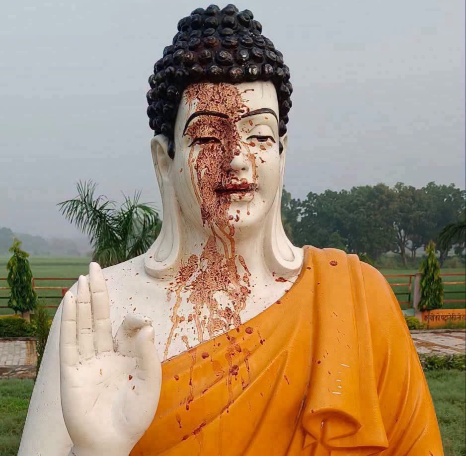 संतकबीरनगर में भगवान गौतम बुद्ध की प्रतिमा के अपमान का आरोप, कुशवाहा-मौर्य-शाक्य-सैनी समाज ने मुख्यमंत्री से कार्रवाई की मांग की